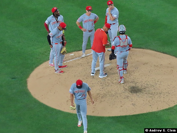 Reds, Terry Francona on mound